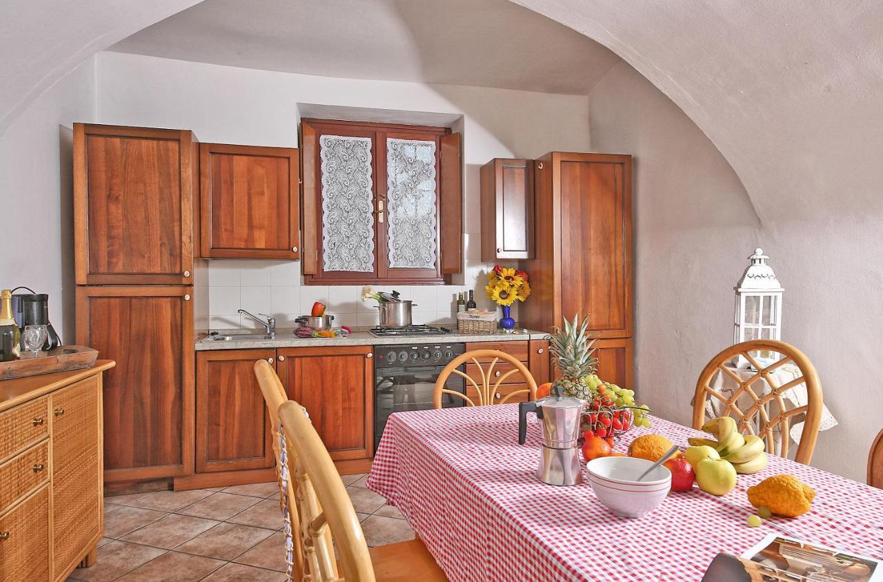 Aparthotel Il Colombaro Salò Esterno foto
