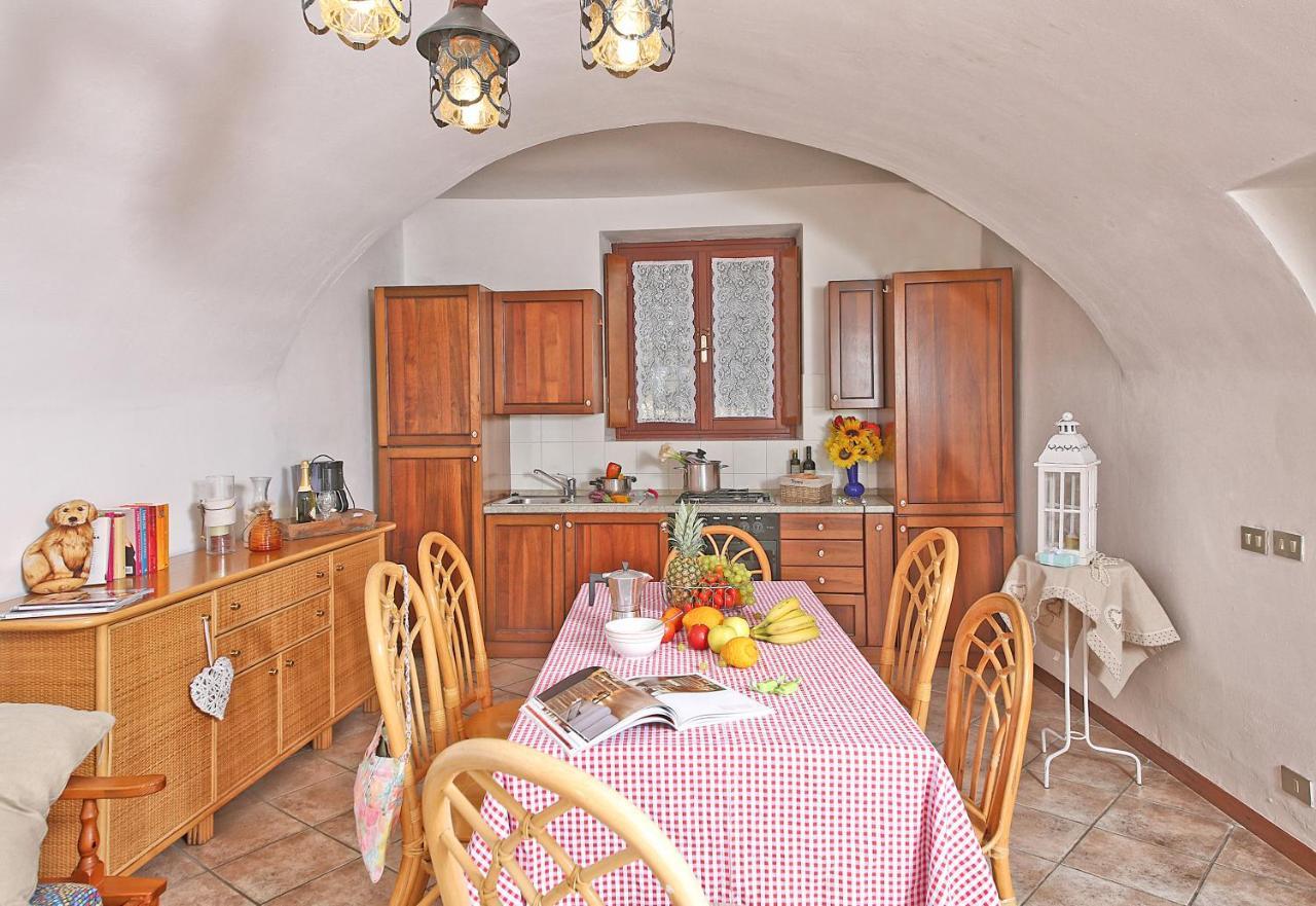 Aparthotel Il Colombaro Salò Esterno foto