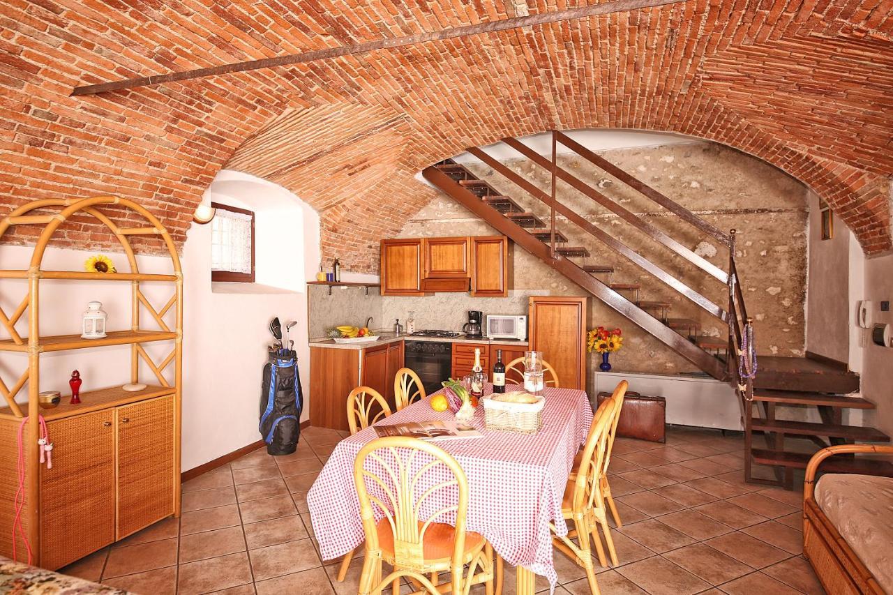Aparthotel Il Colombaro Salò Esterno foto