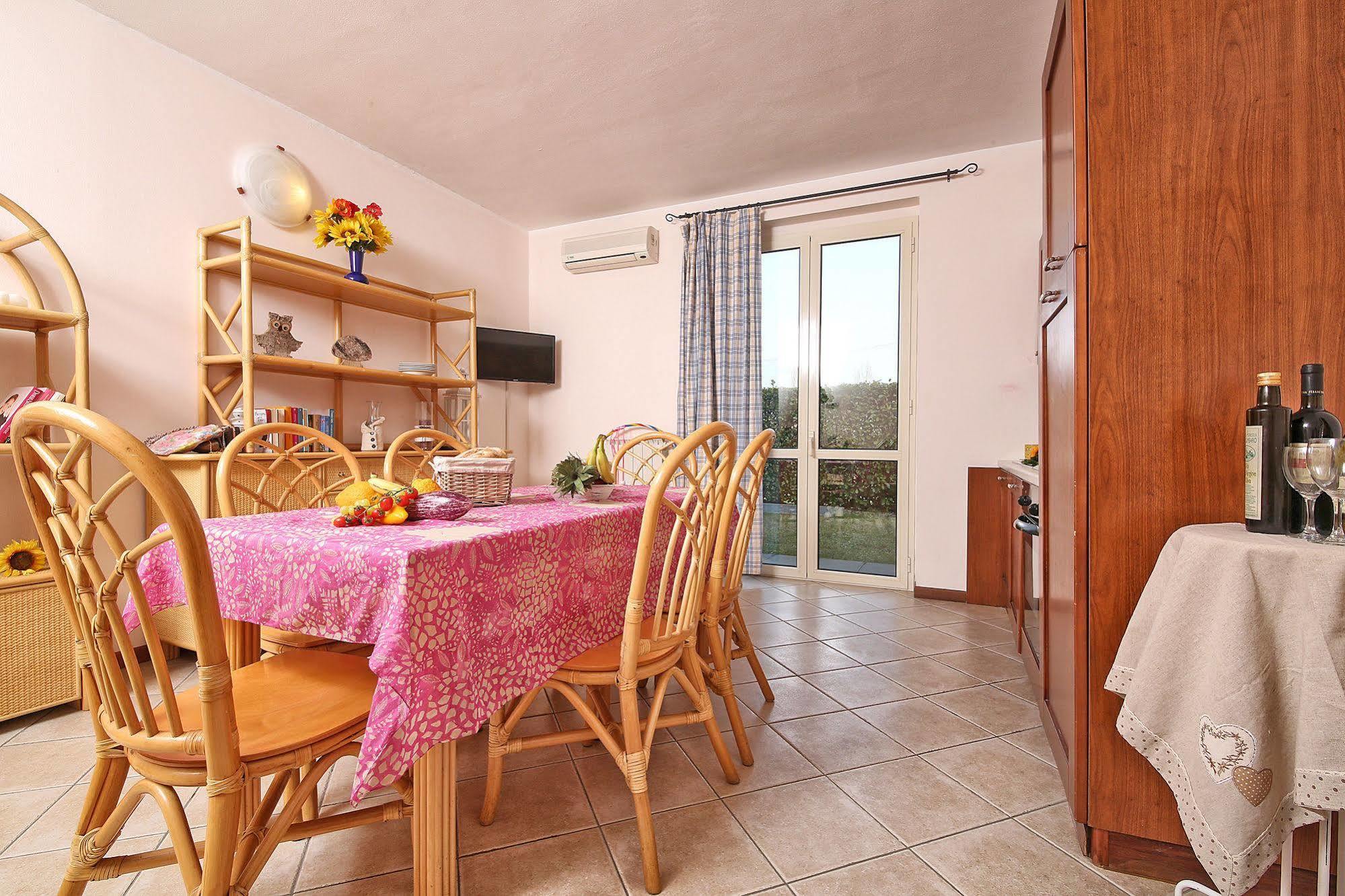 Aparthotel Il Colombaro Salò Esterno foto