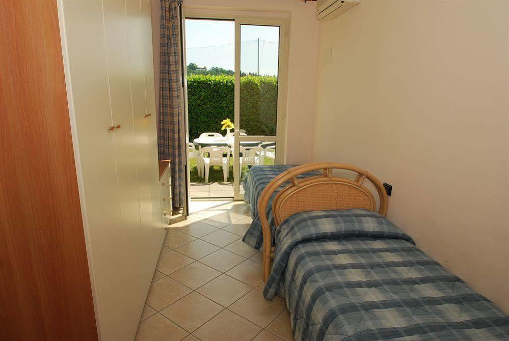 Aparthotel Il Colombaro Salò Esterno foto